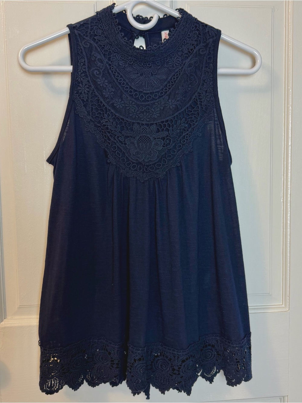Xhilaration Women's Navy Blue Sleeveless Crochet Lace Mock Neck Top, Size M